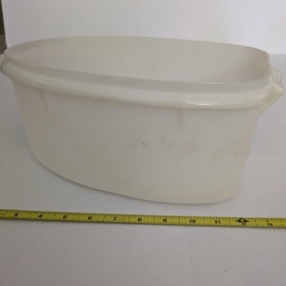 Vintage Tupperware ham, roast turkey, chicken Saver Keeper container,no lid